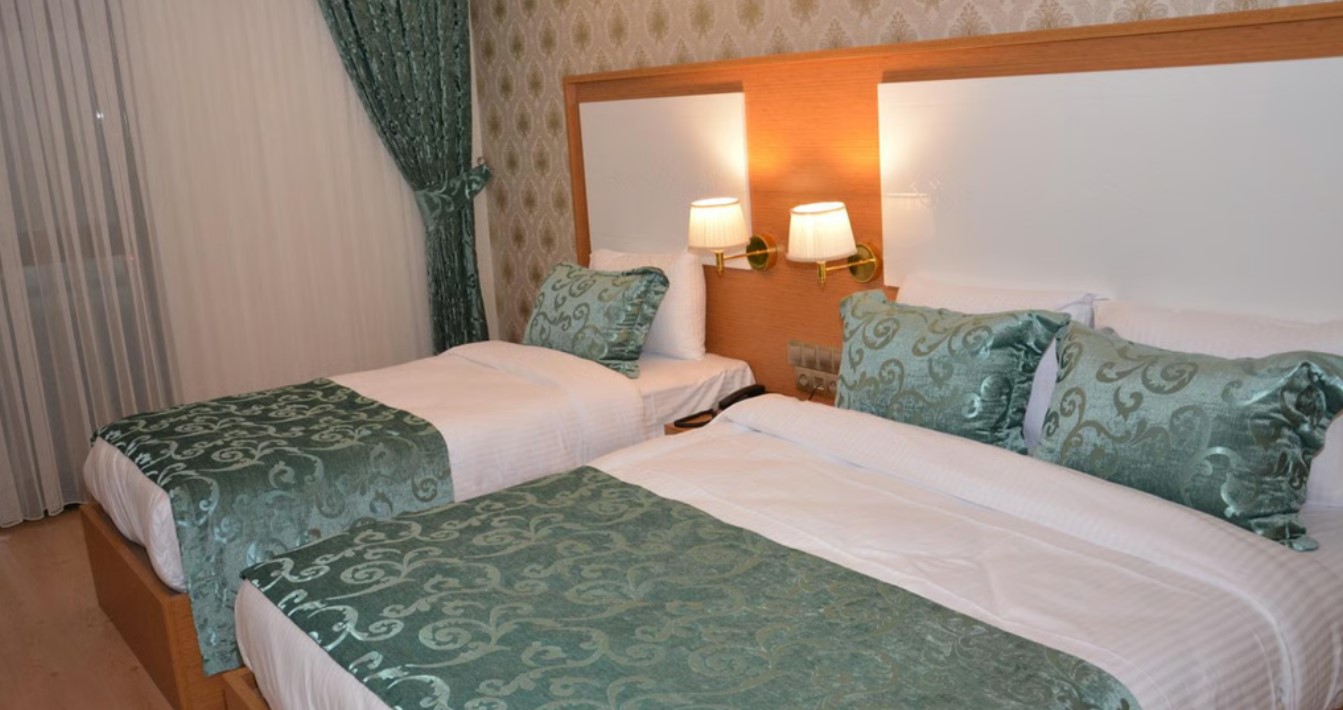 هتل هالدی وان